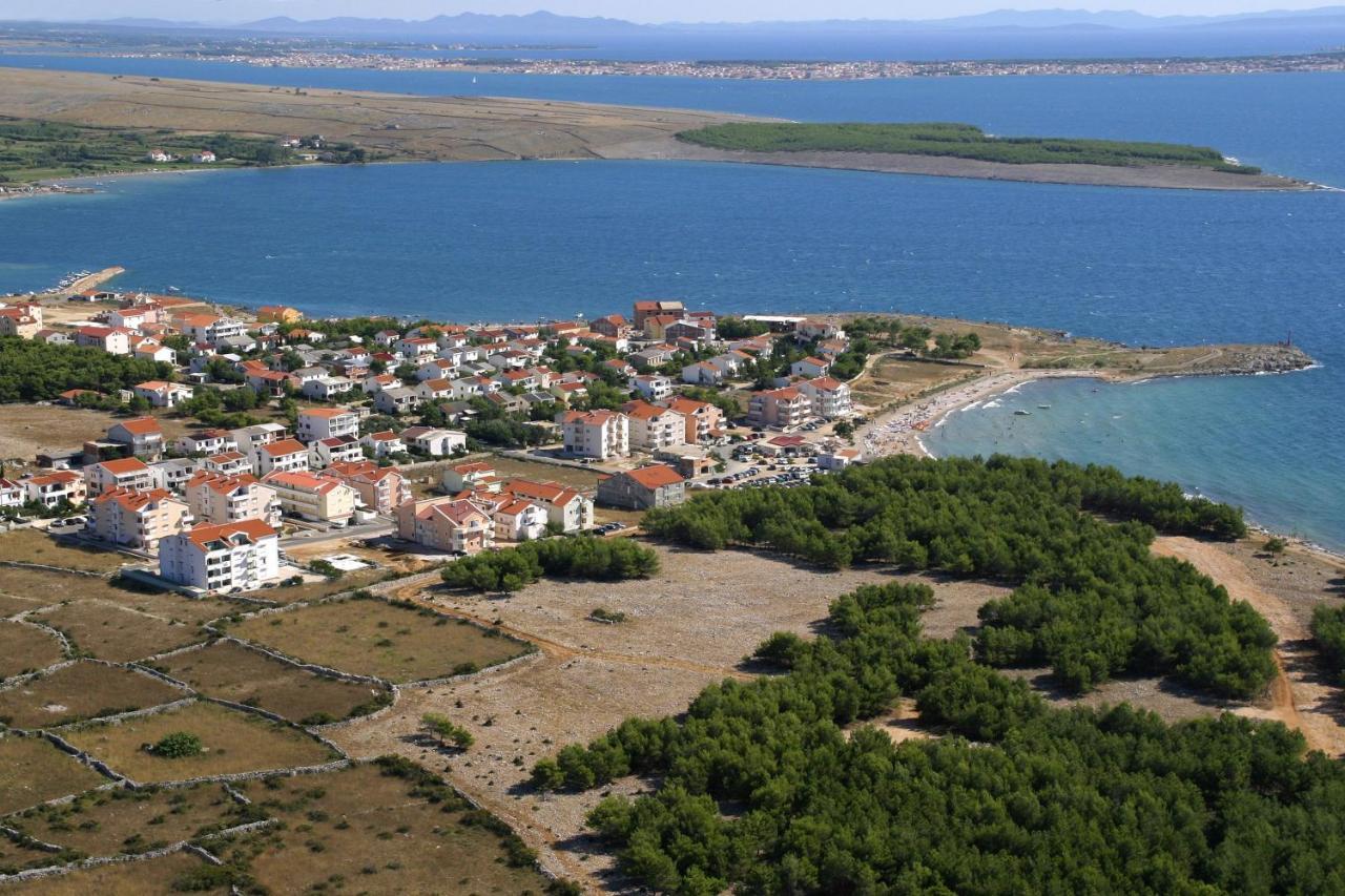 Family Friendly Apartments With A Swimming Pool Povljana, Pag - 244 Eksteriør billede