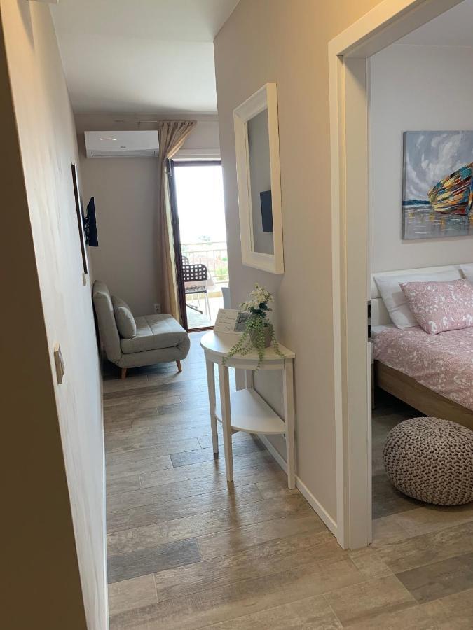 Family Friendly Apartments With A Swimming Pool Povljana, Pag - 244 Eksteriør billede