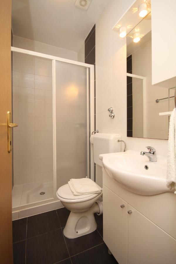 Family Friendly Apartments With A Swimming Pool Povljana, Pag - 244 Eksteriør billede