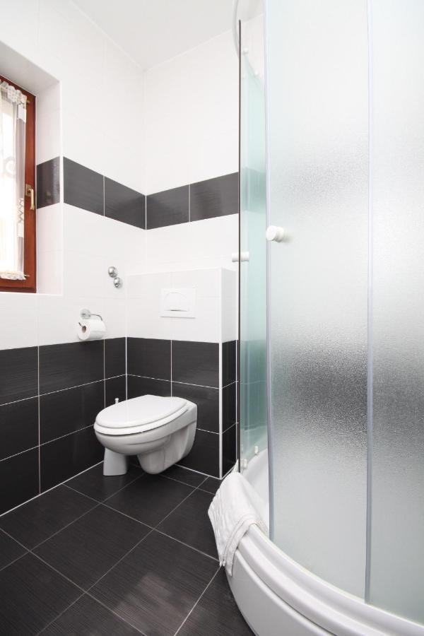Family Friendly Apartments With A Swimming Pool Povljana, Pag - 244 Eksteriør billede