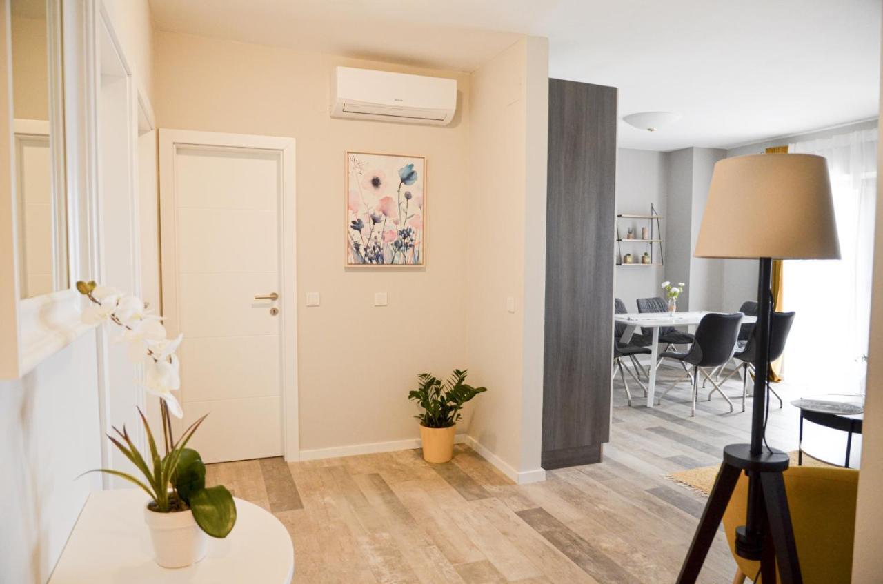 Family Friendly Apartments With A Swimming Pool Povljana, Pag - 244 Eksteriør billede