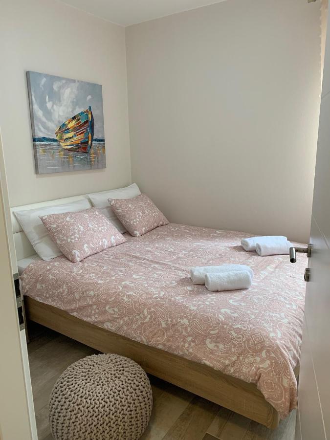 Family Friendly Apartments With A Swimming Pool Povljana, Pag - 244 Eksteriør billede