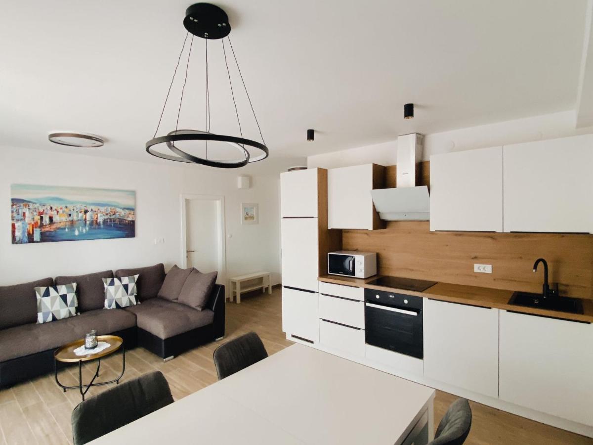 Family Friendly Apartments With A Swimming Pool Povljana, Pag - 244 Eksteriør billede