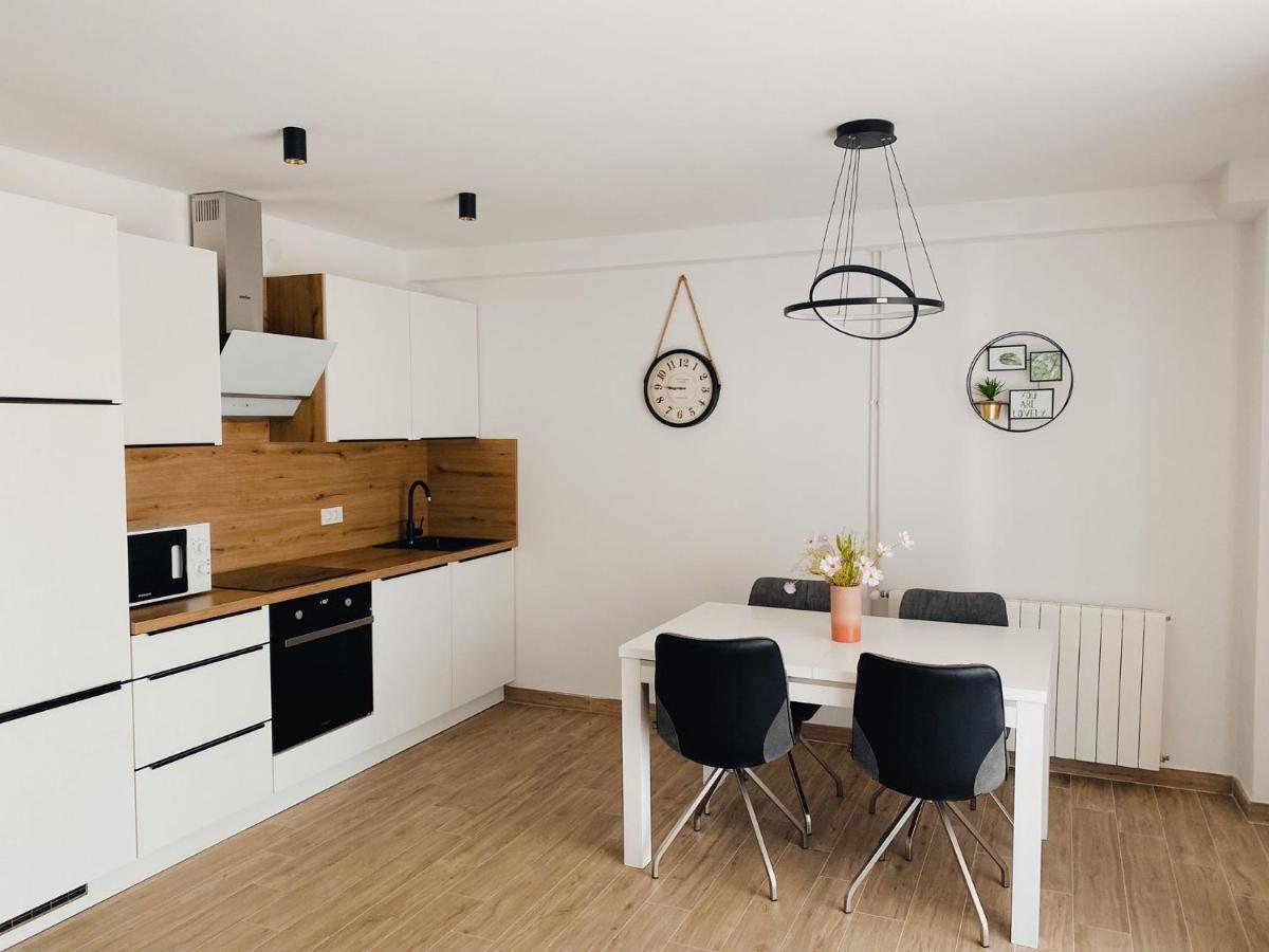 Family Friendly Apartments With A Swimming Pool Povljana, Pag - 244 Eksteriør billede