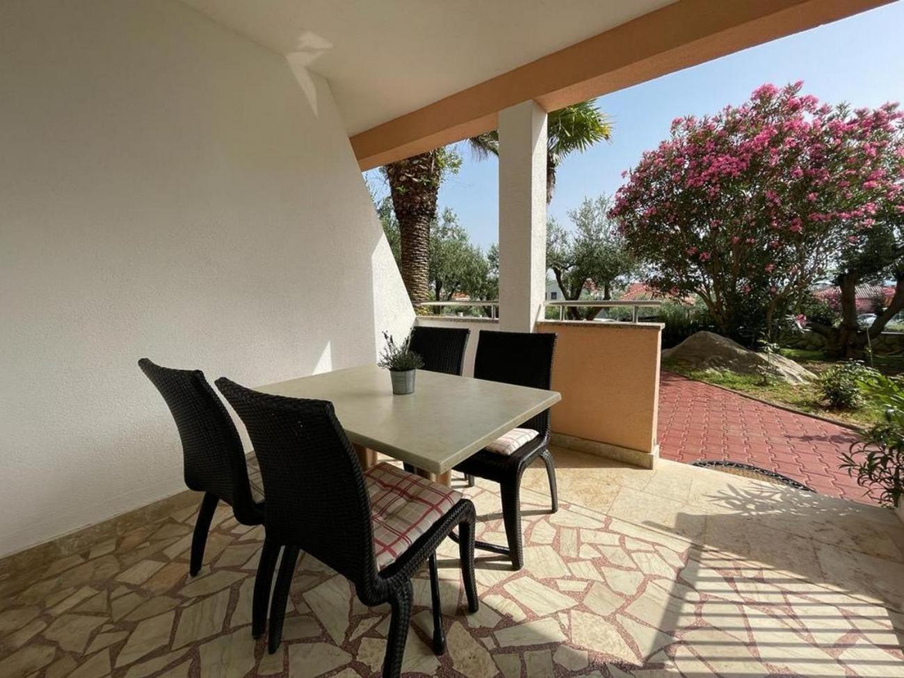 Family Friendly Apartments With A Swimming Pool Povljana, Pag - 244 Eksteriør billede