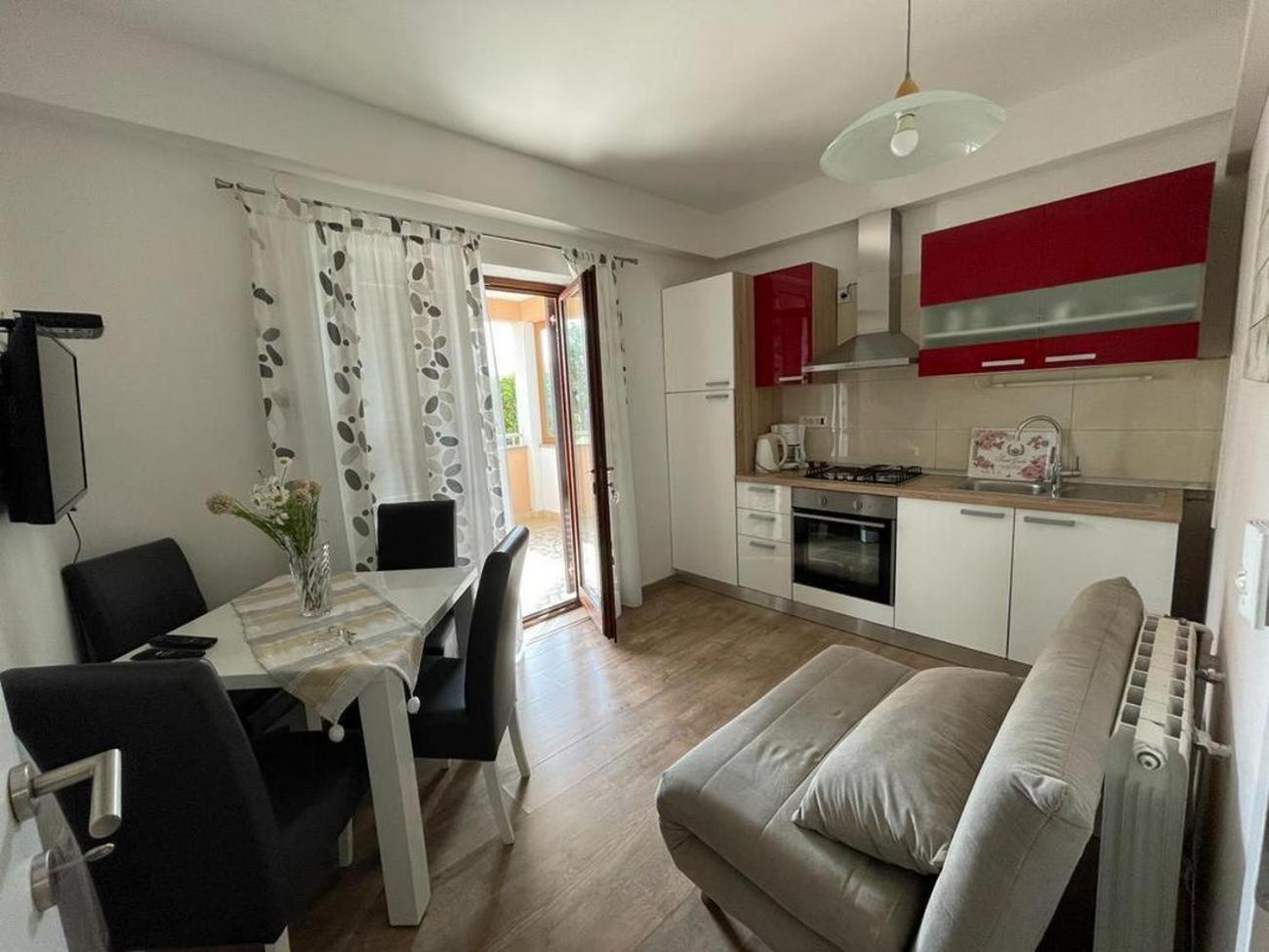 Family Friendly Apartments With A Swimming Pool Povljana, Pag - 244 Eksteriør billede